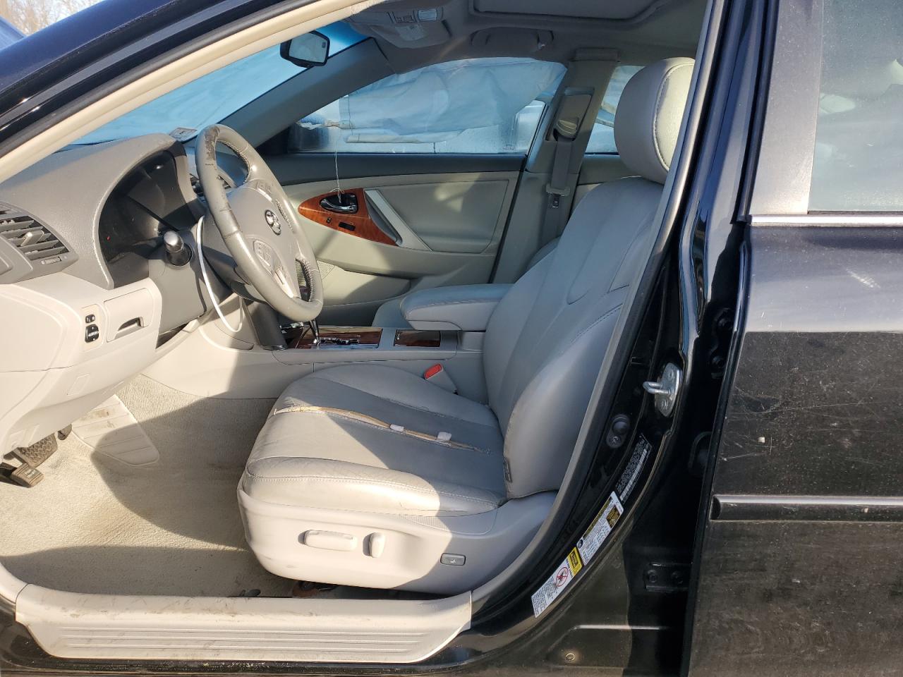2009 Toyota Camry - Image 7