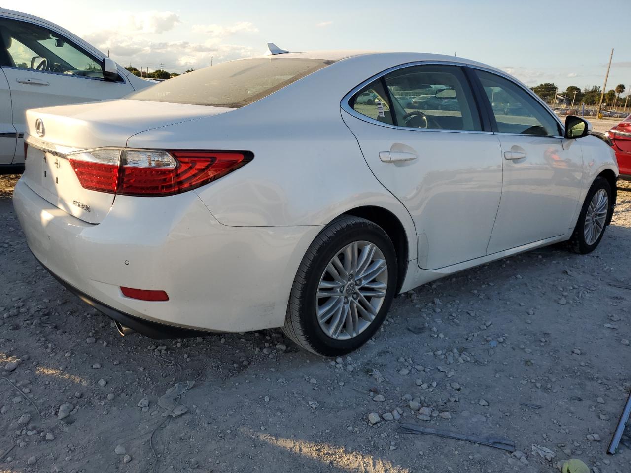 2014 Lexus ES - Image 3
