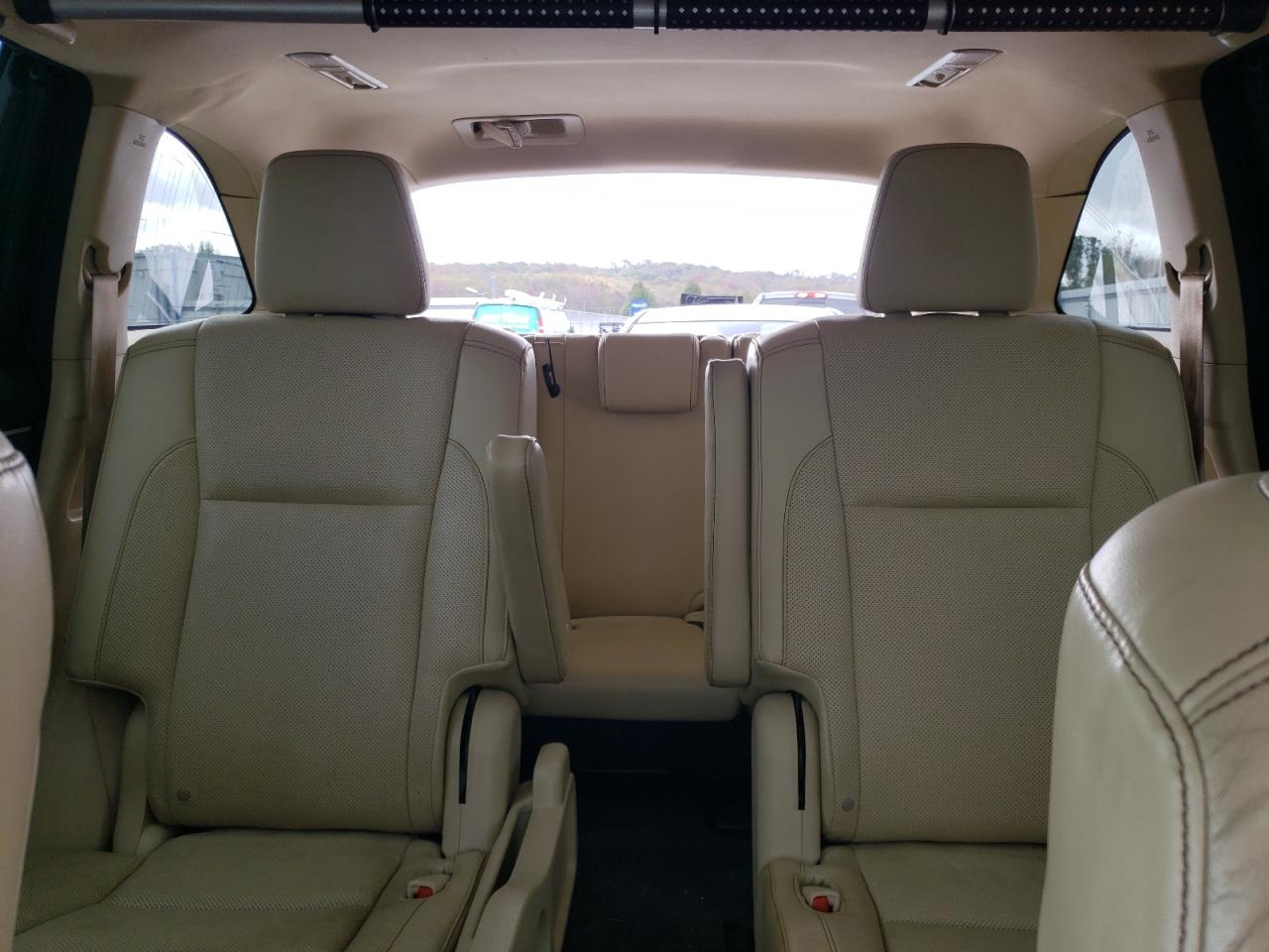 2016 Toyota Highlander - Image 10