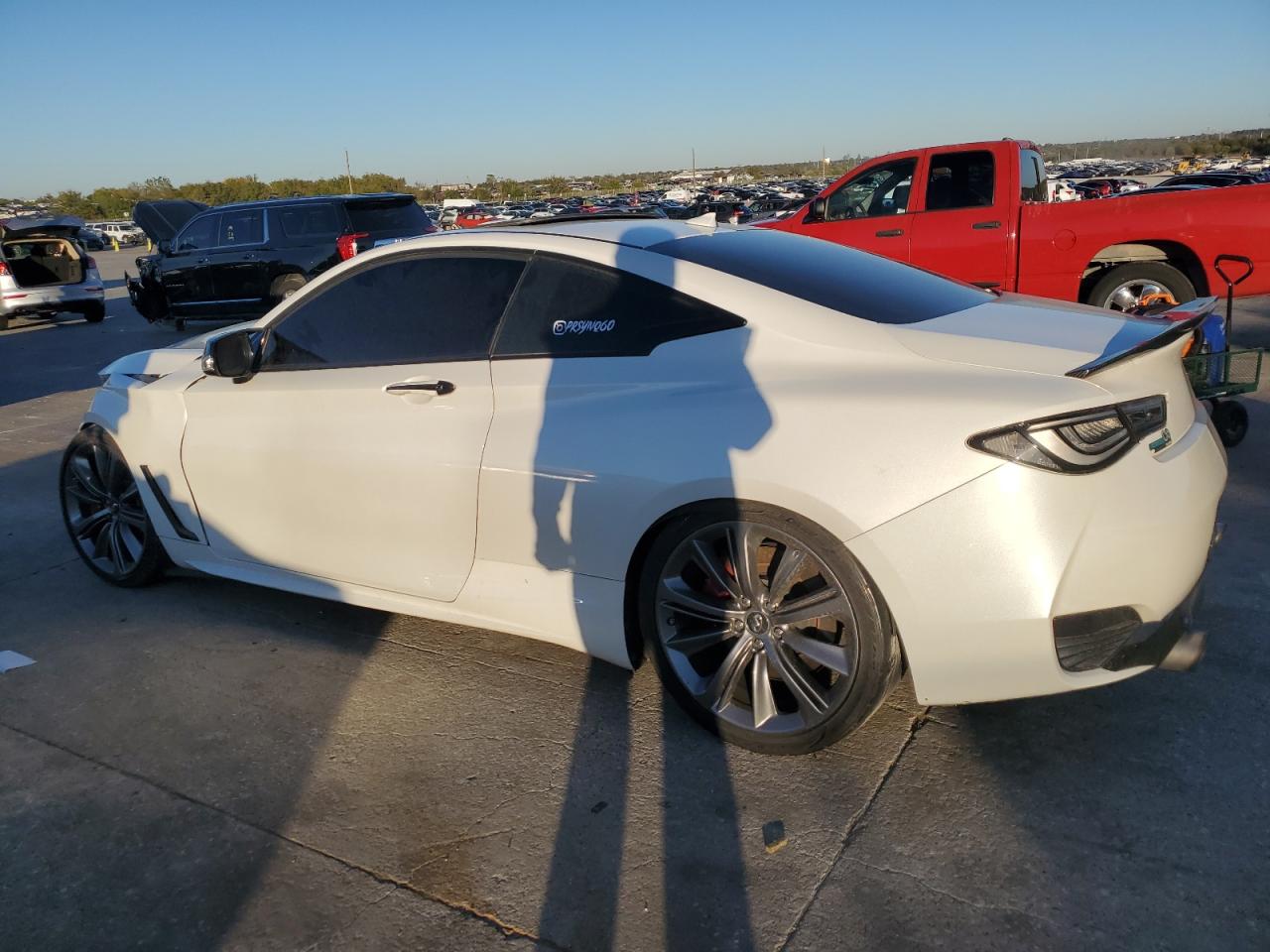 VIN JN1FV7EK4HM611073 2017 INFINITI Q60 no.2