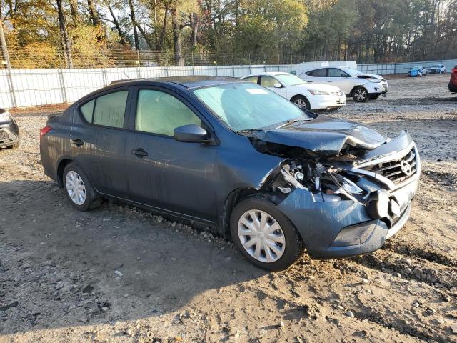  NISSAN VERSA 2017 Granatowy