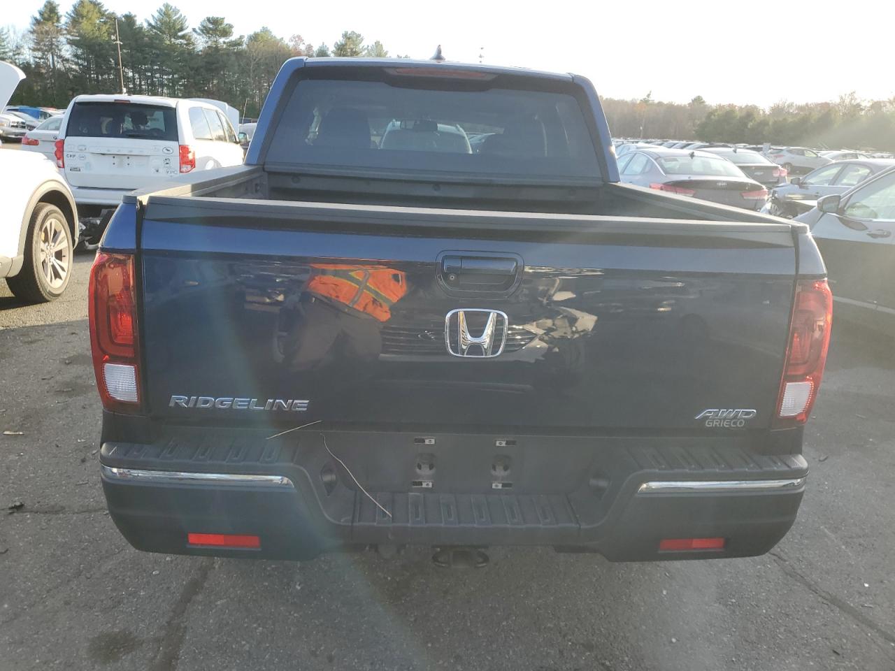 2017 Honda Ridgeline - Image 6
