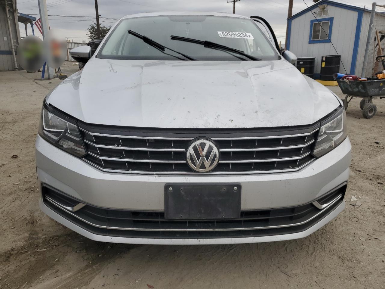 2019 Volkswagen Passat - Image 6