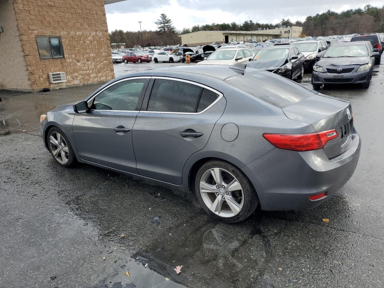 VIN 19VDE1F57DE002202 2013 ACURA ILX no.2