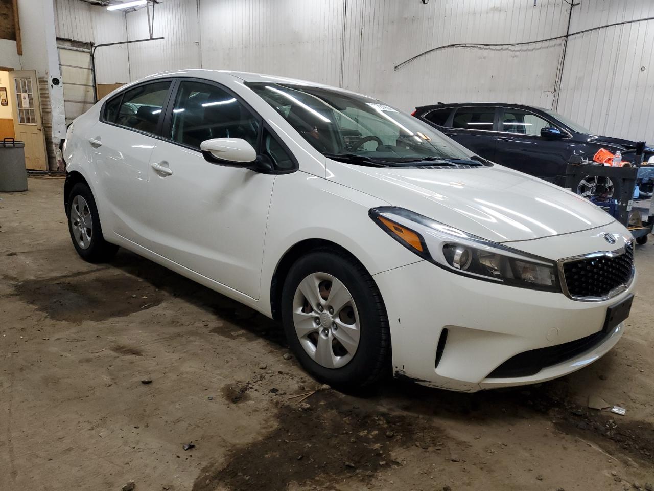 2017 Kia Forte - Image 4