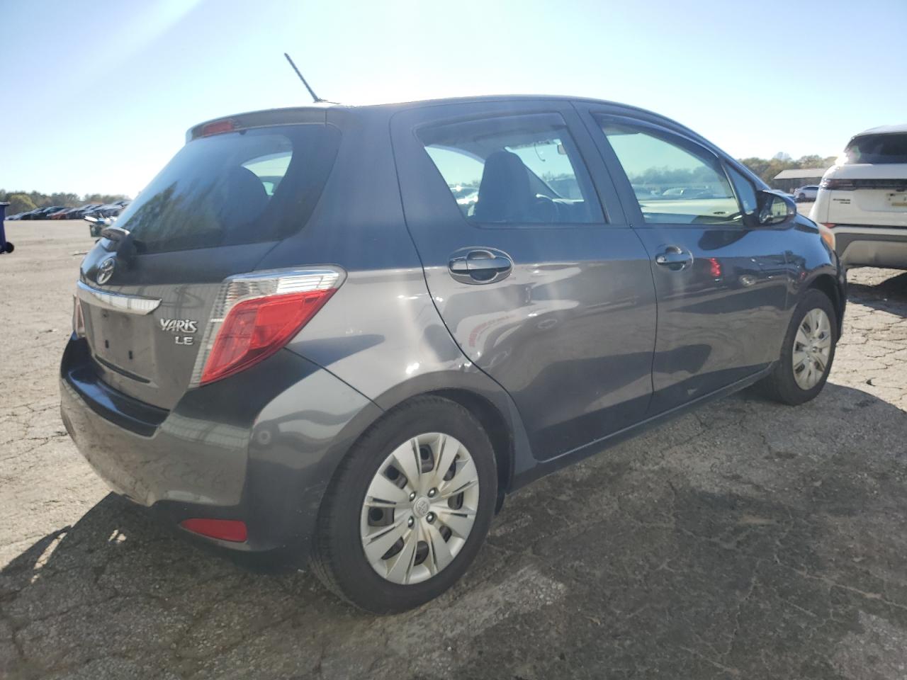 VIN JTDKTUD38DD569687 2013 TOYOTA YARIS no.3