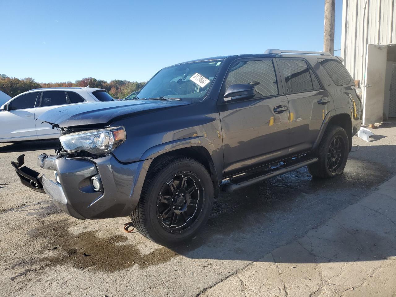 VIN JTEZU5JR6J5171101 2018 TOYOTA 4RUNNER no.1