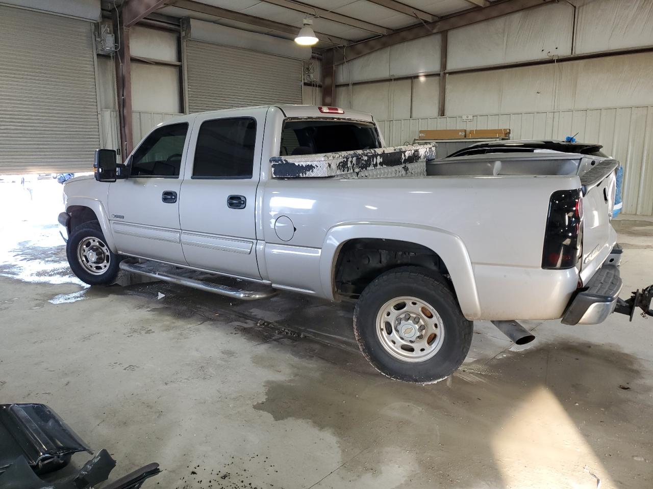 2004 Chevrolet Silverado - Image 2