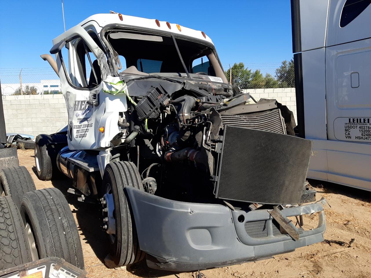 2014 Freightliner Cascadia 125 for Sale in Colton, CA - Rollover