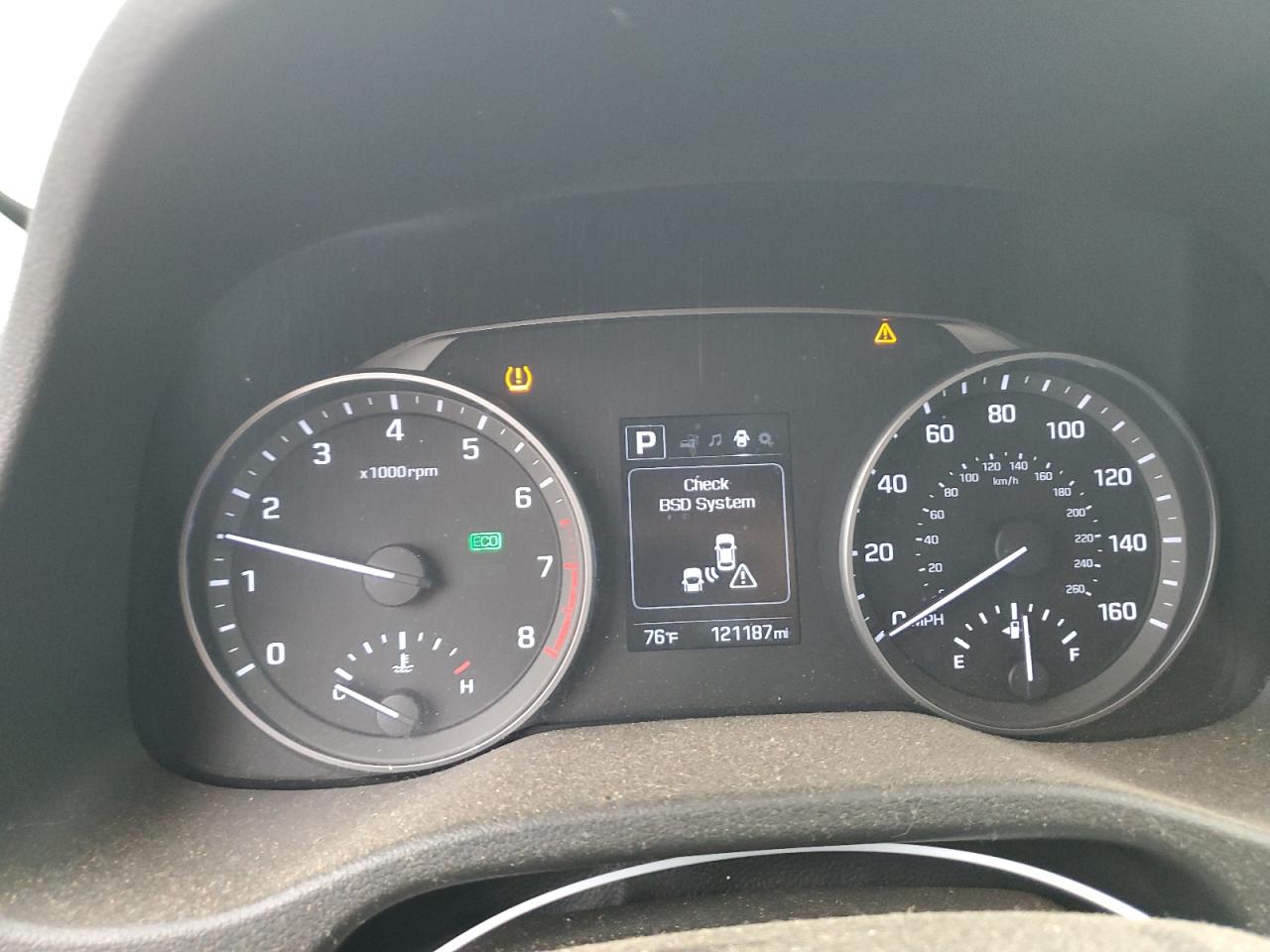 2018 Hyundai Elantra - Image 9
