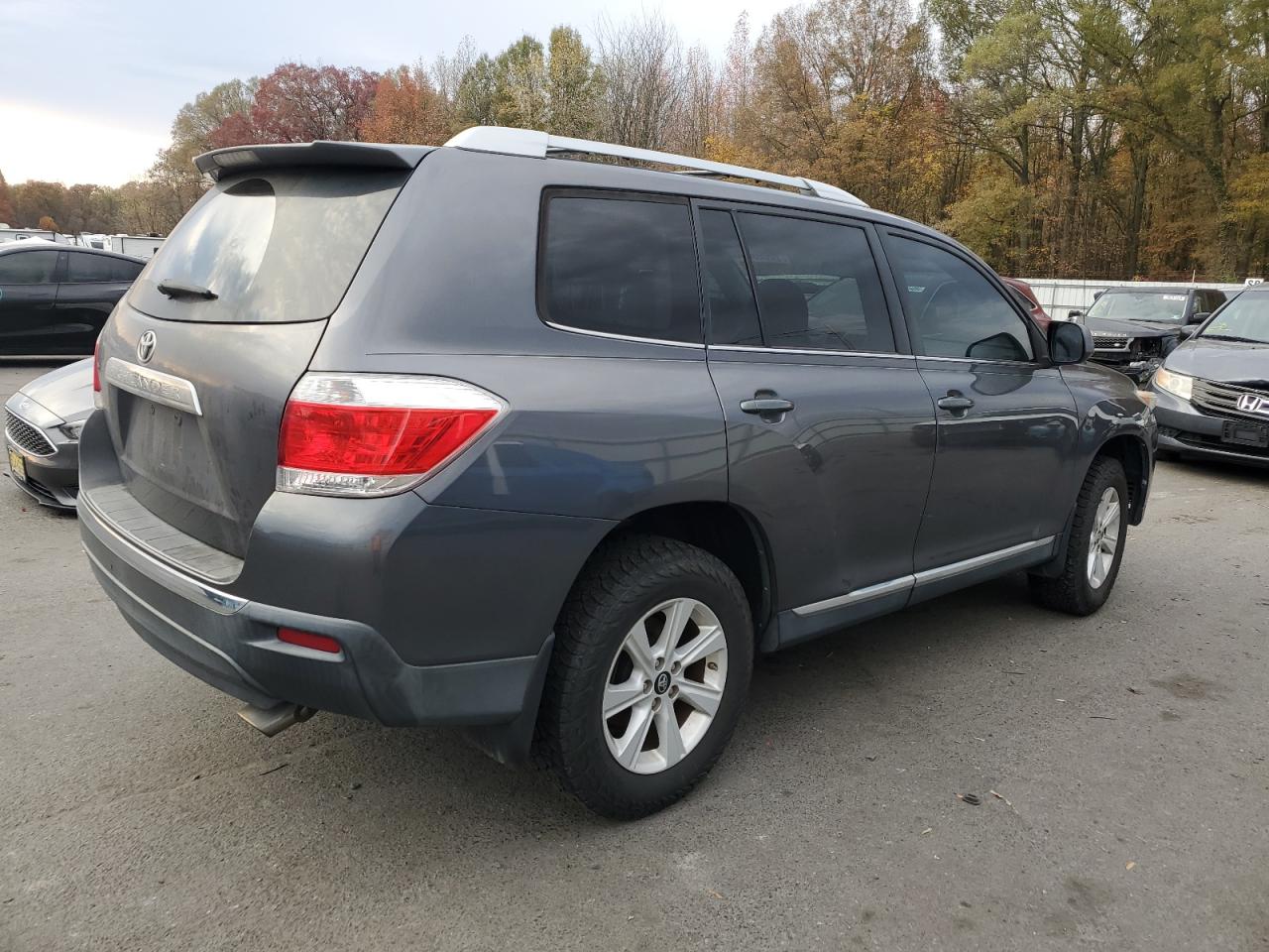 2011 Toyota Highlander - Image 3
