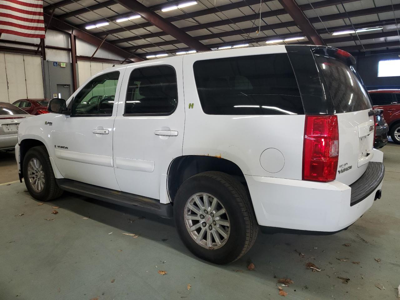 2009 GMC Yukon - Image 2