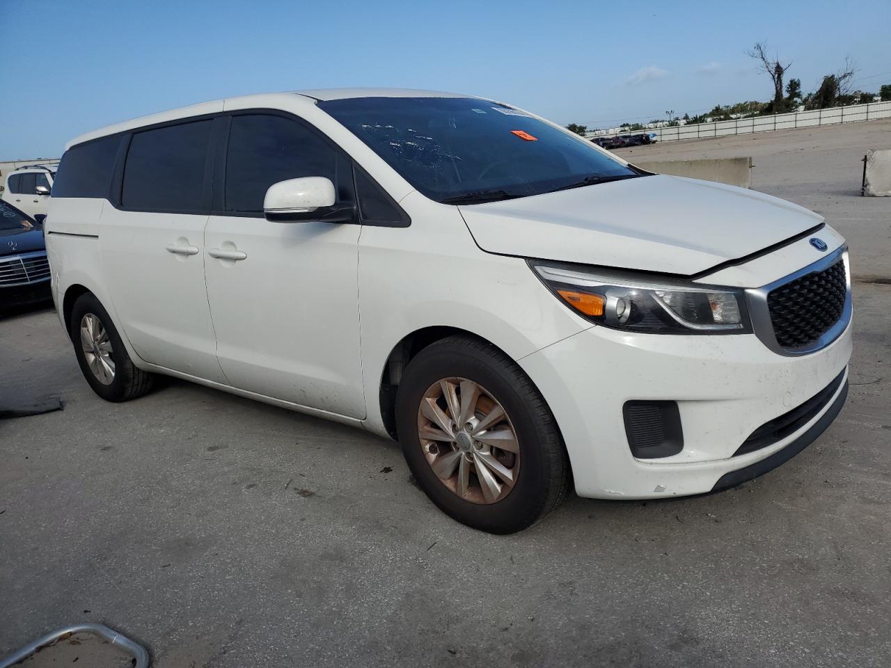 2017 Kia Sedona - Image 4