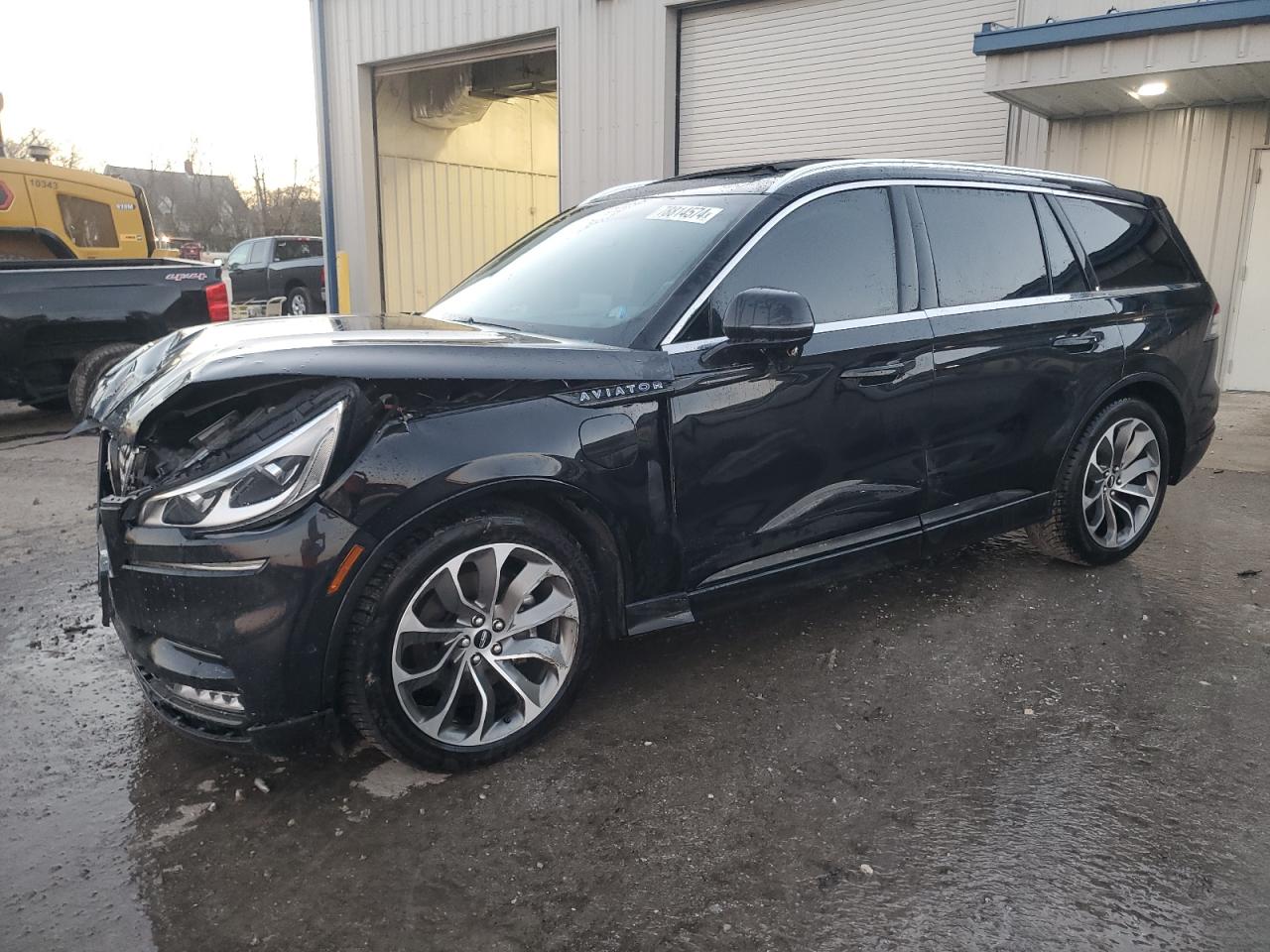2020 Lincoln Aviator - Image 1