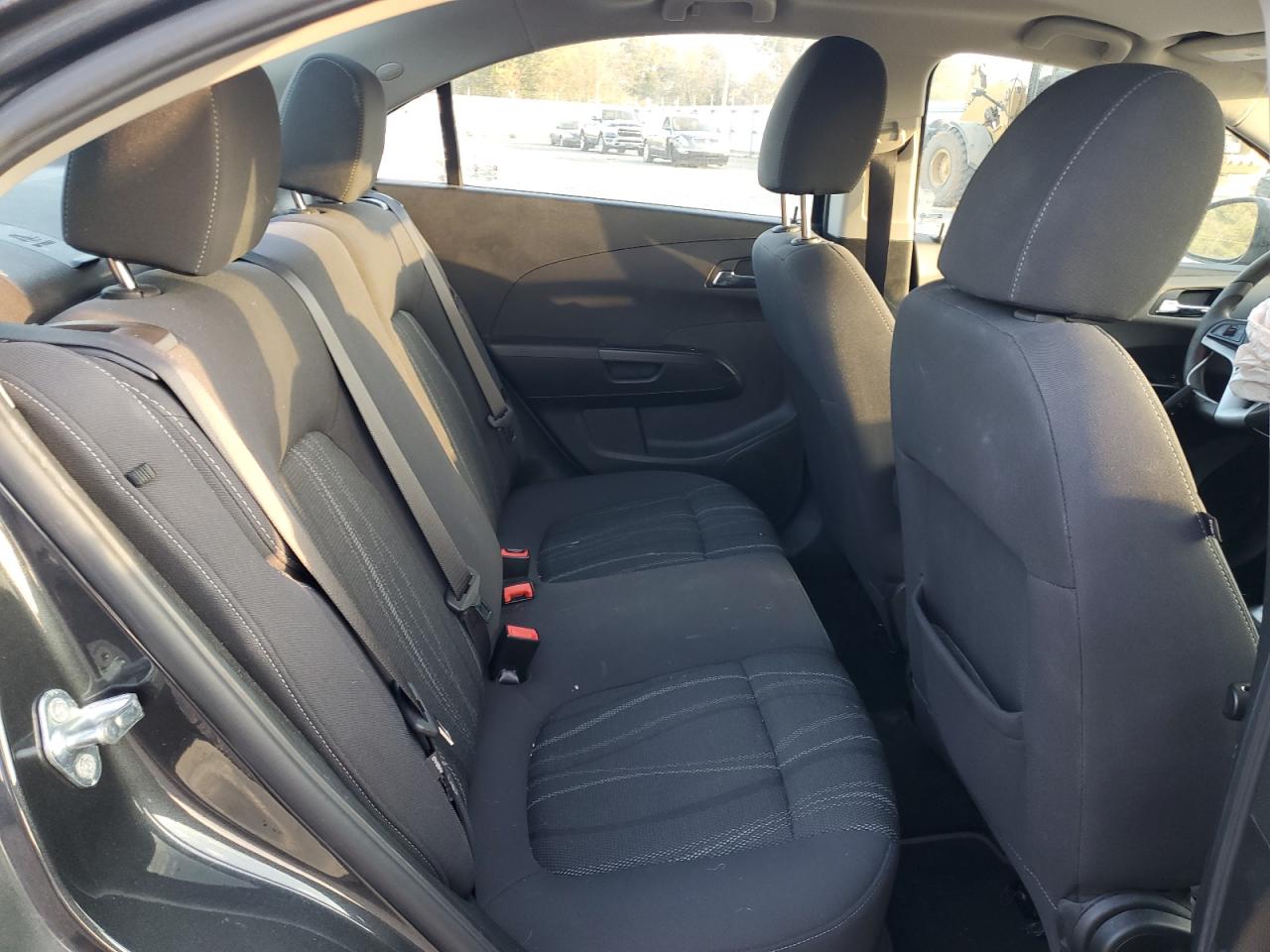 2018 Chevrolet Sonic - Image 10