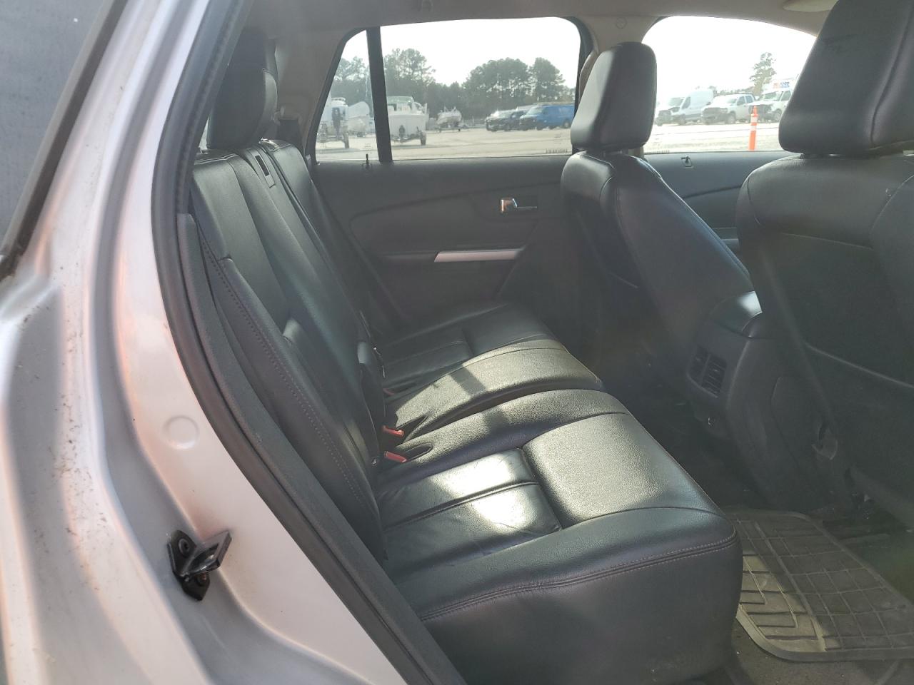 2011 Ford Edge - Image 11