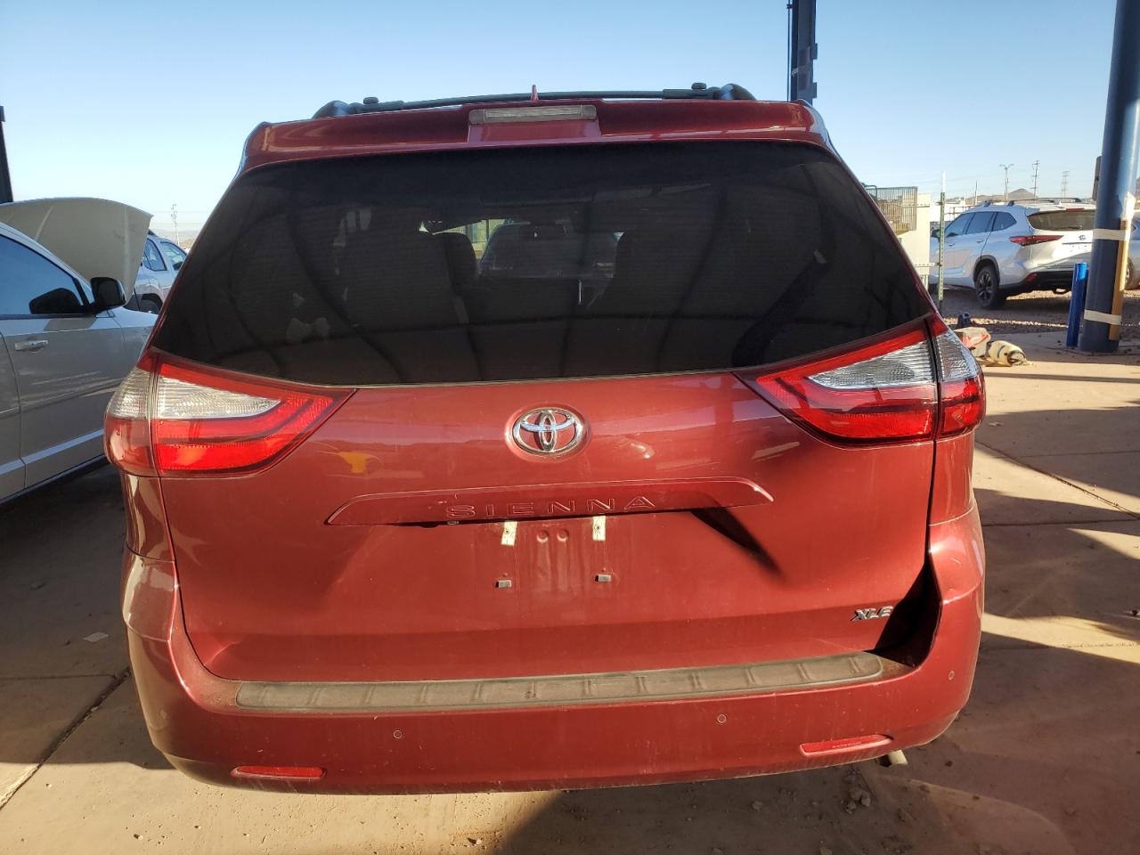 2018 Toyota Sienna - Image 6