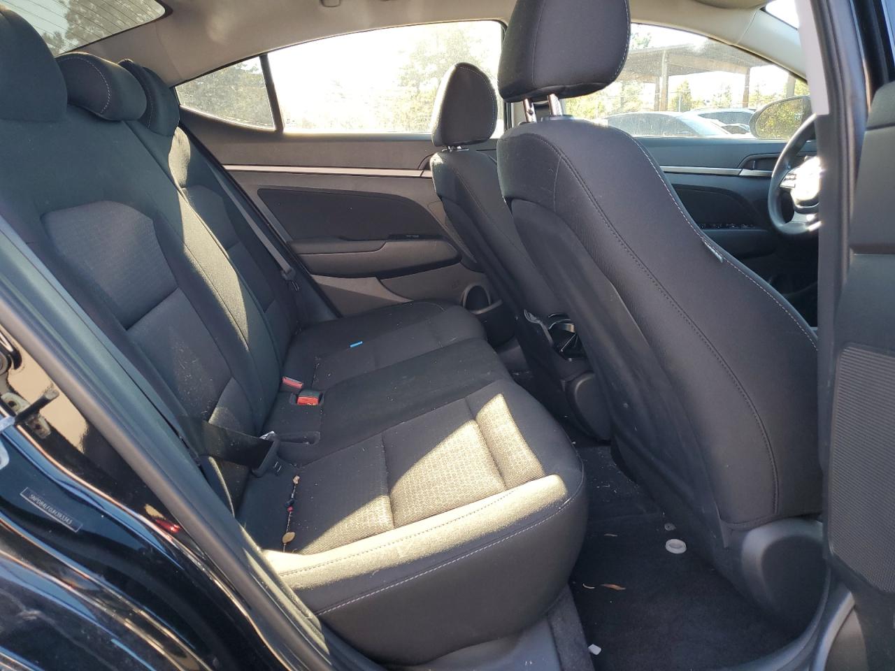 2018 Hyundai Elantra - Image 10