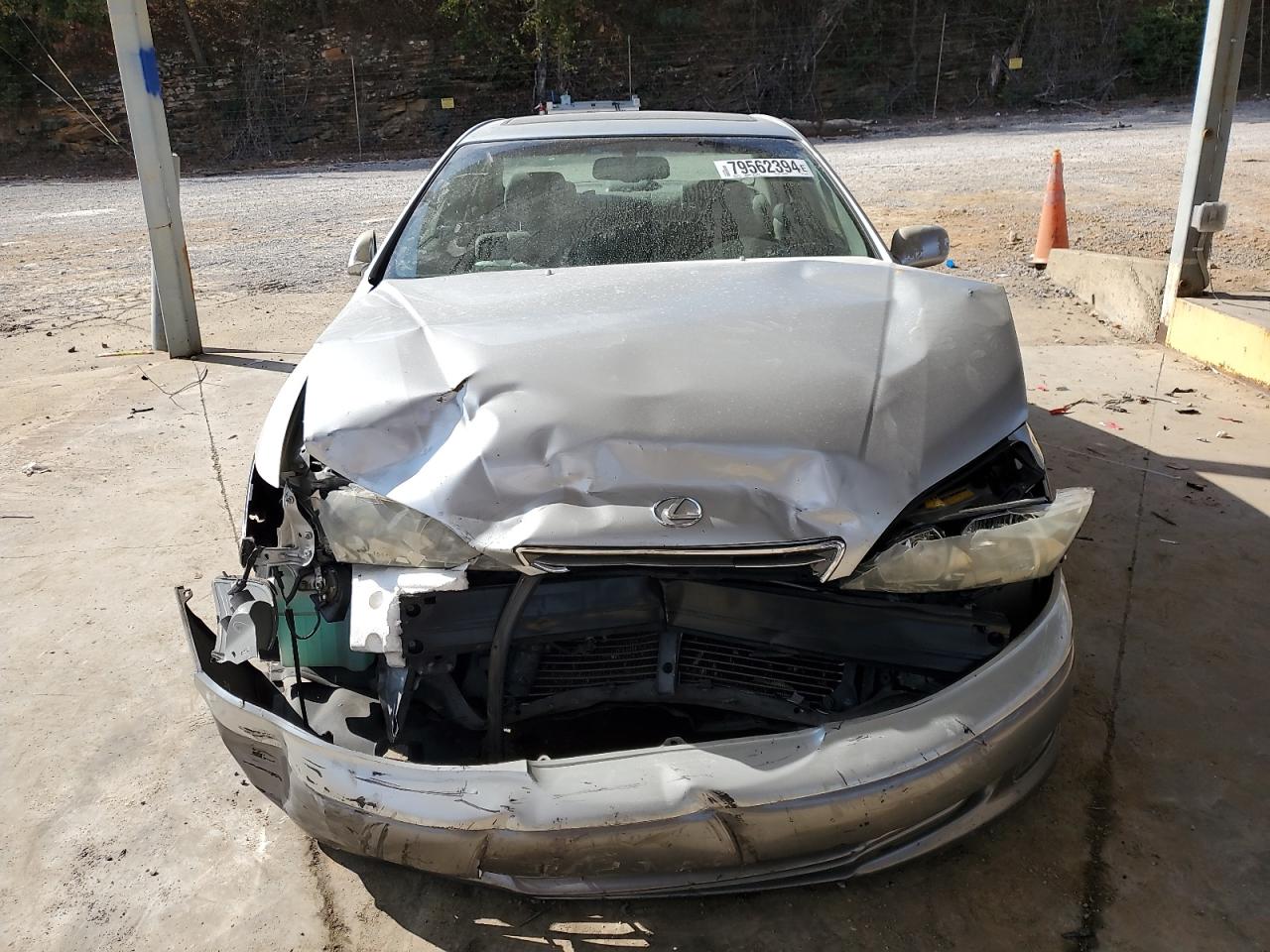 2001 Lexus ES - Image 5