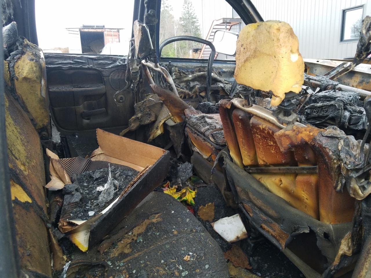 2004 Dodge Ram 1500 St VIN: 1D7HU18D74S585731 Lot: 79600264