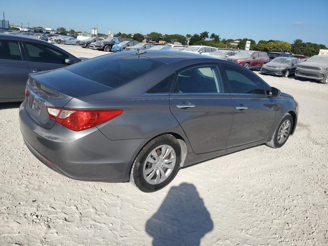 2011 Hyundai Sonata - Image 3
