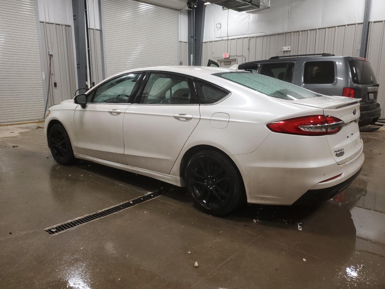 2019 Ford Fusion - Image 2