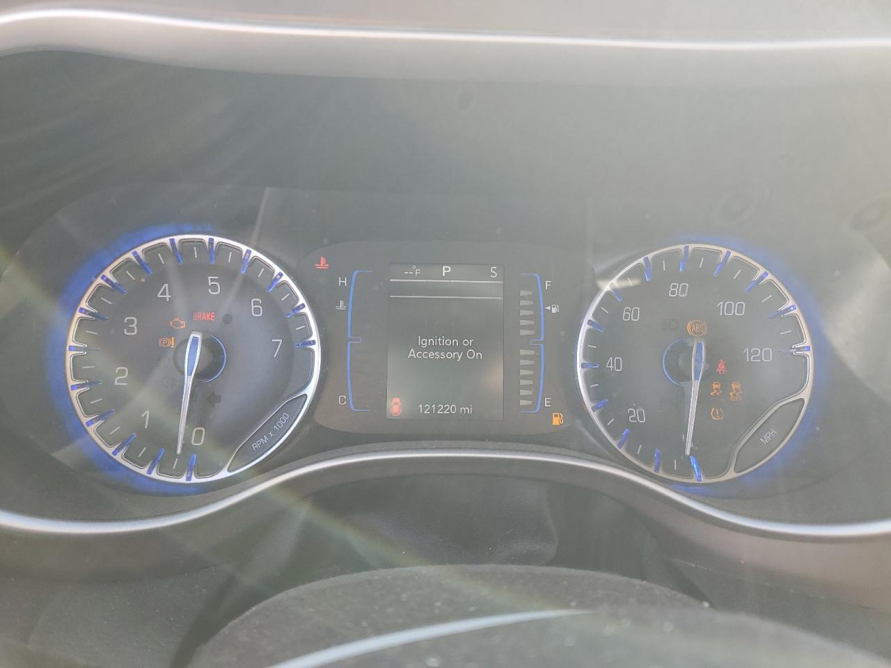 2017 Chrysler Pacifica - Image 9