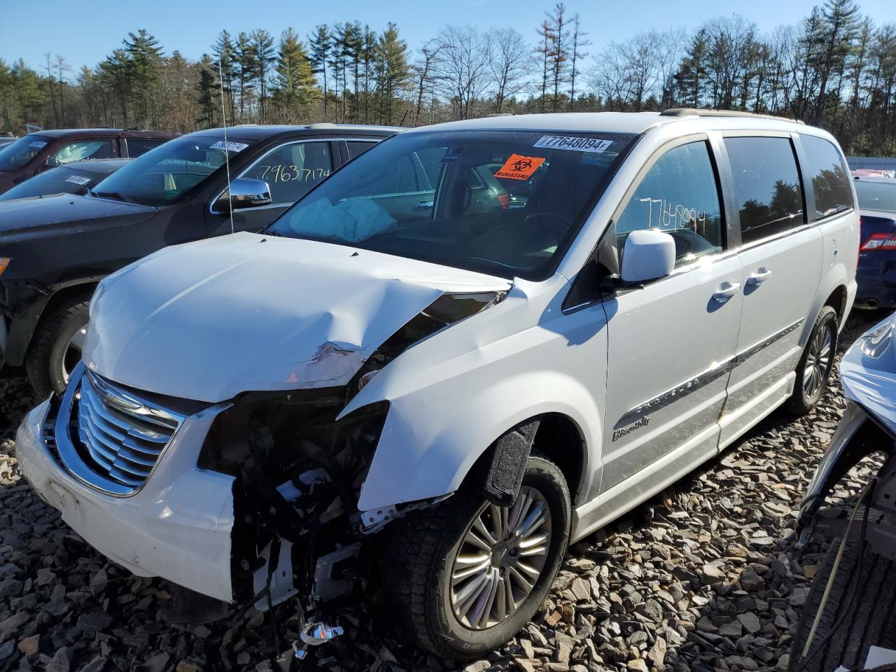 2016 Chrysler Town & Country - Image 1