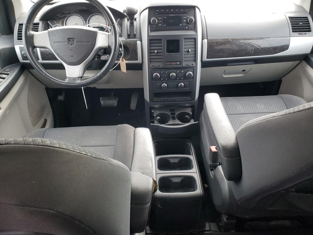 2010 Dodge Caravan - Image 8