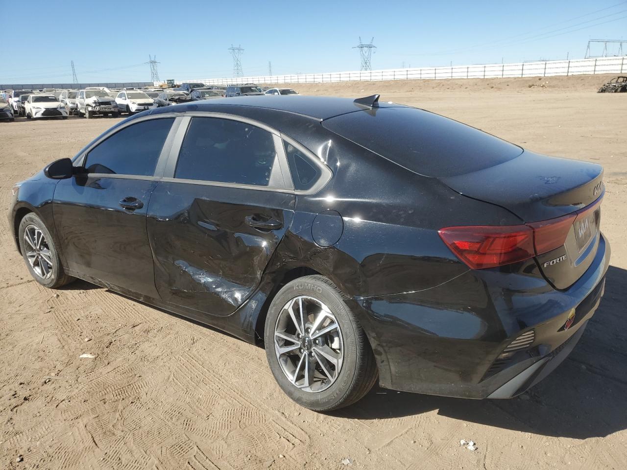 2023 Kia Forte - Image 2