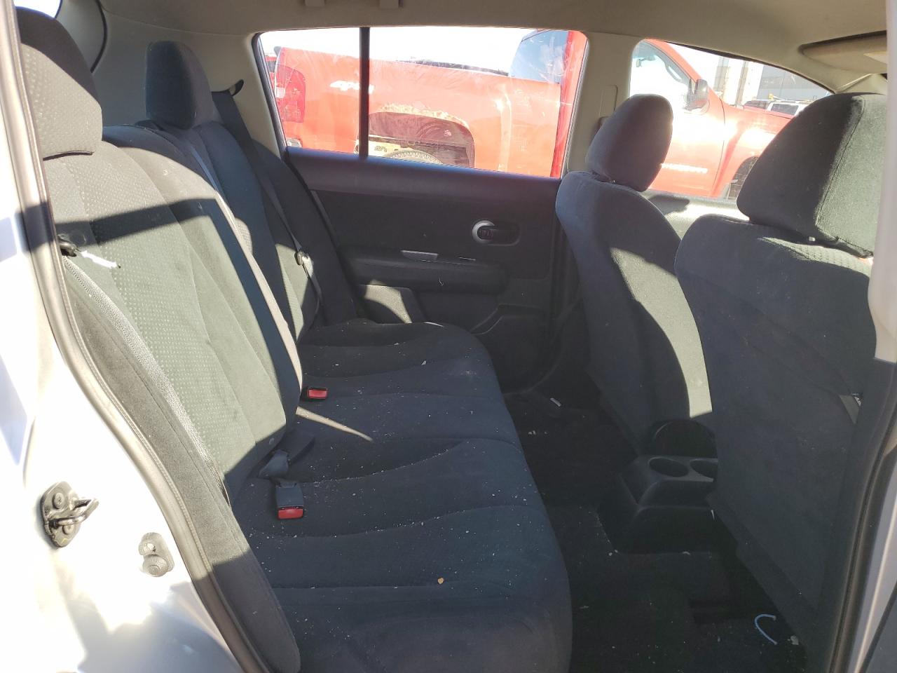 2011 Nissan Versa - Image 11