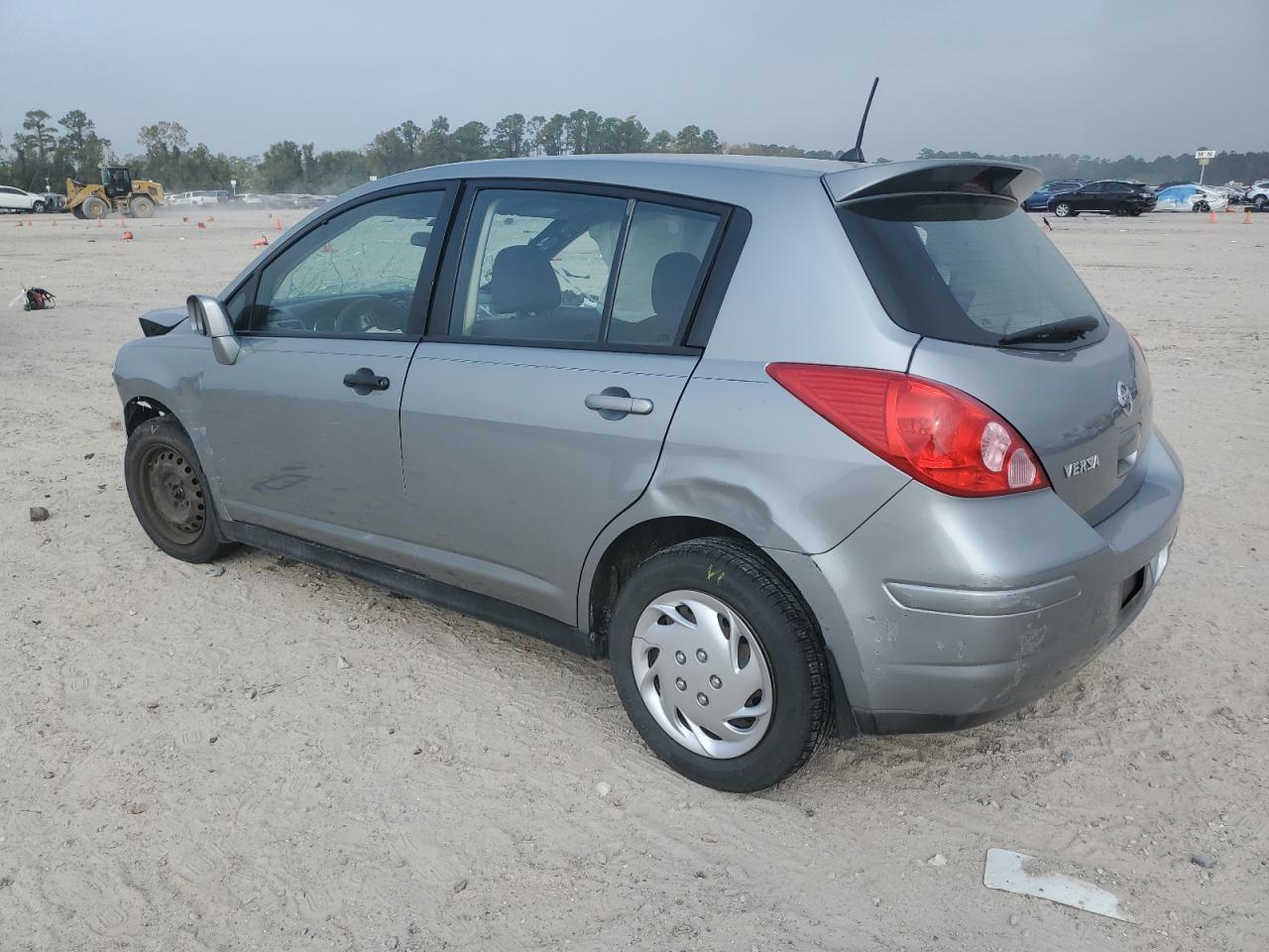 2009 Nissan Versa - Image 2