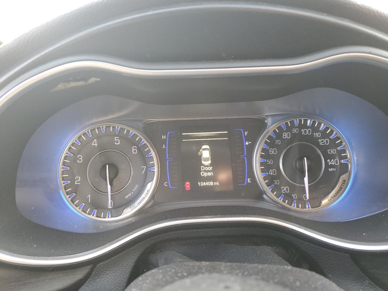 2015 Chrysler 200 - Image 9