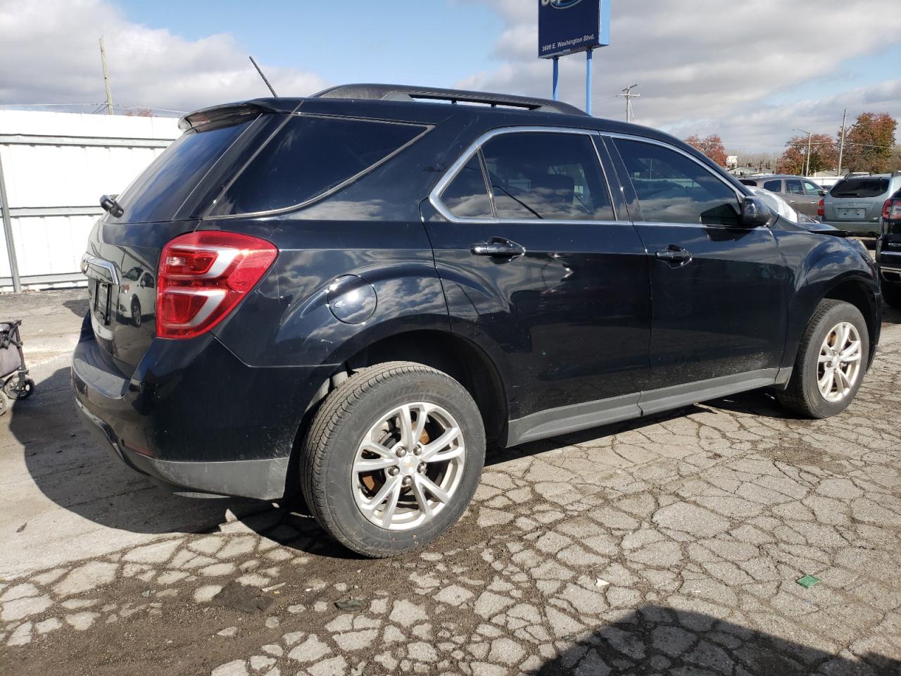 2017 Chevrolet Equinox - Image 3