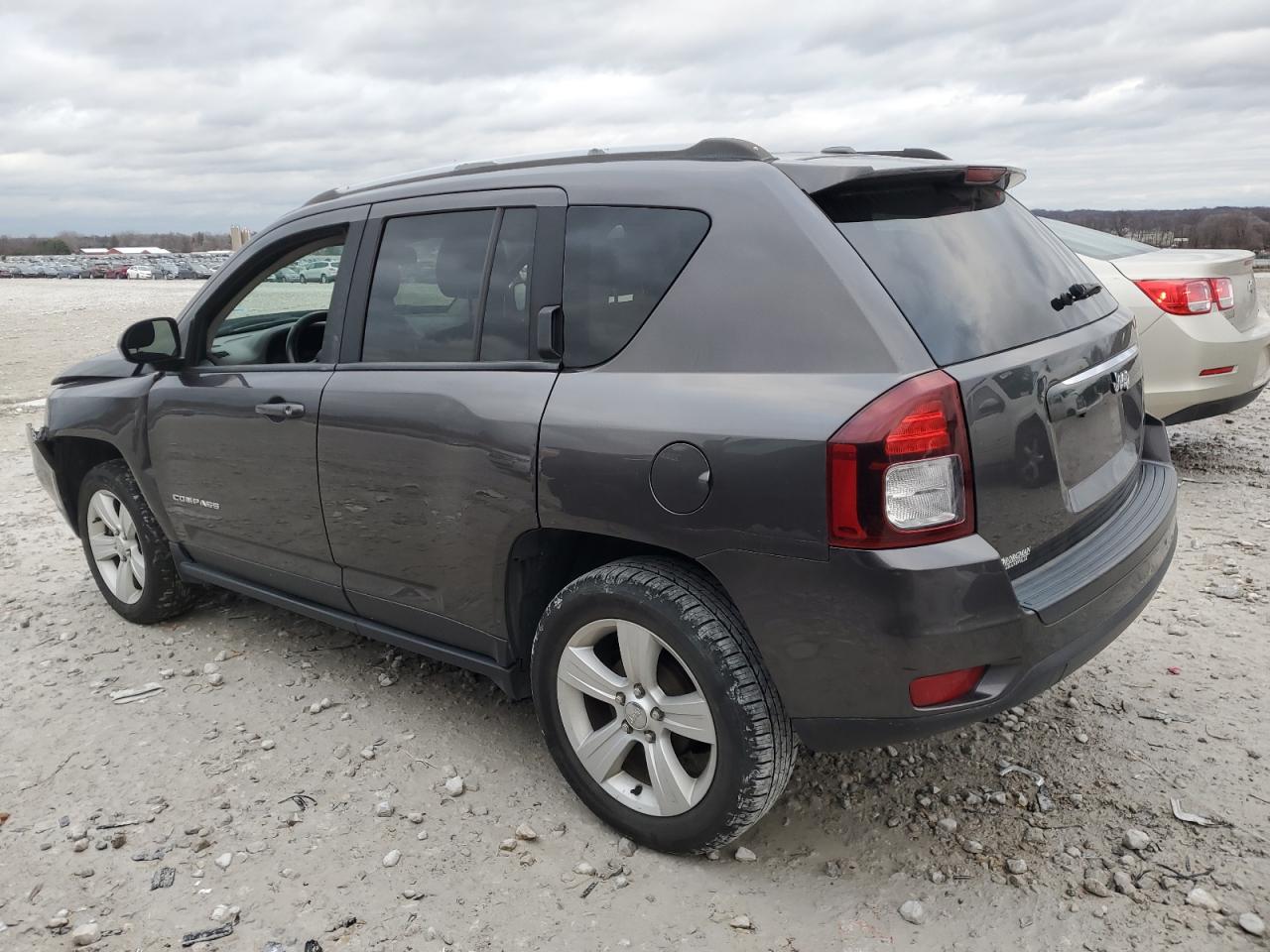 VIN 1C4NJCBA2GD742753 2016 JEEP COMPASS no.2