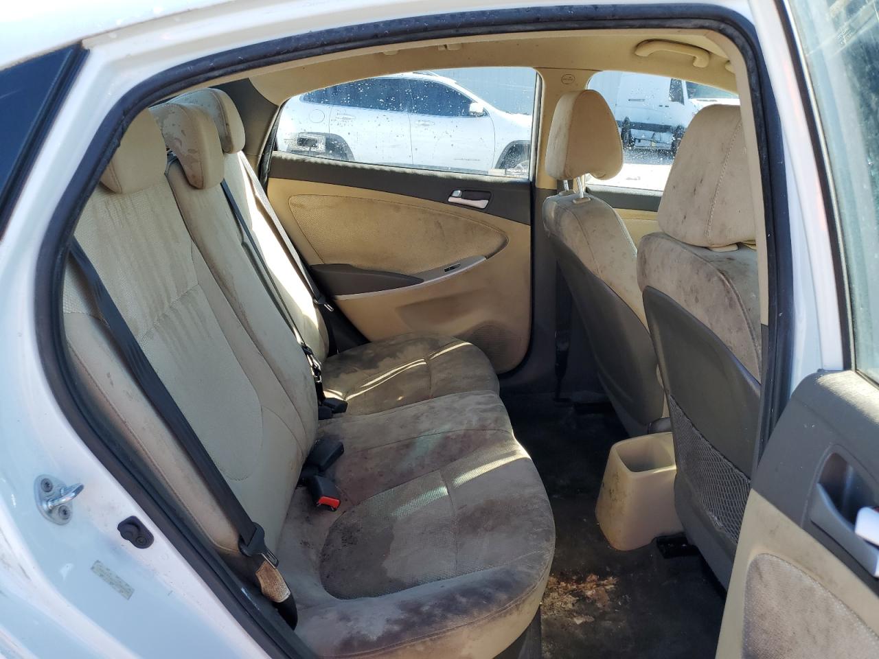 2013 Hyundai Accent - Image 10