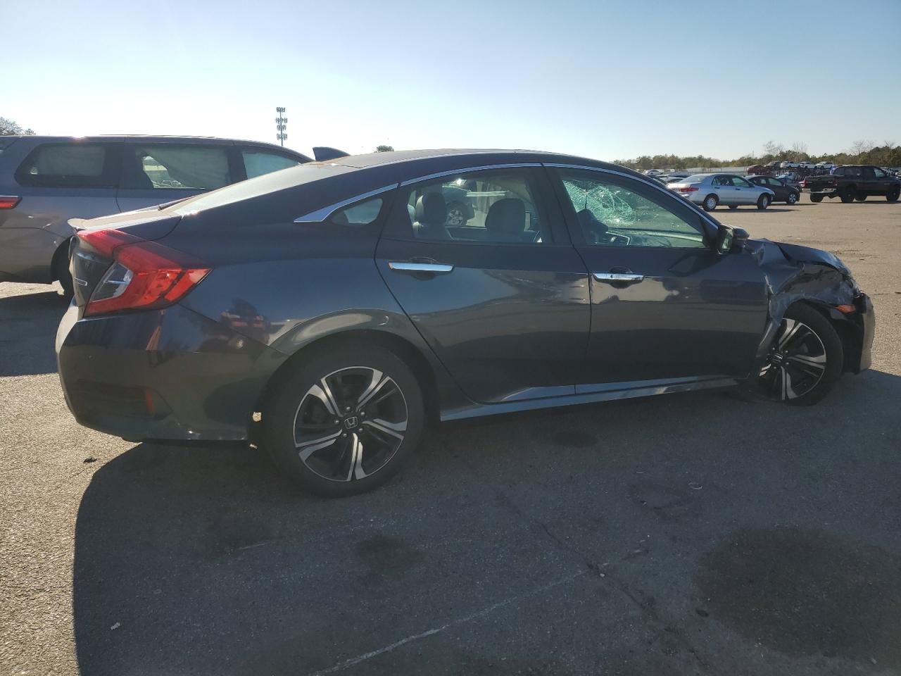 2017 Honda Civic Touring VIN: 2HGFC1F93HH656375 Lot: 79744504