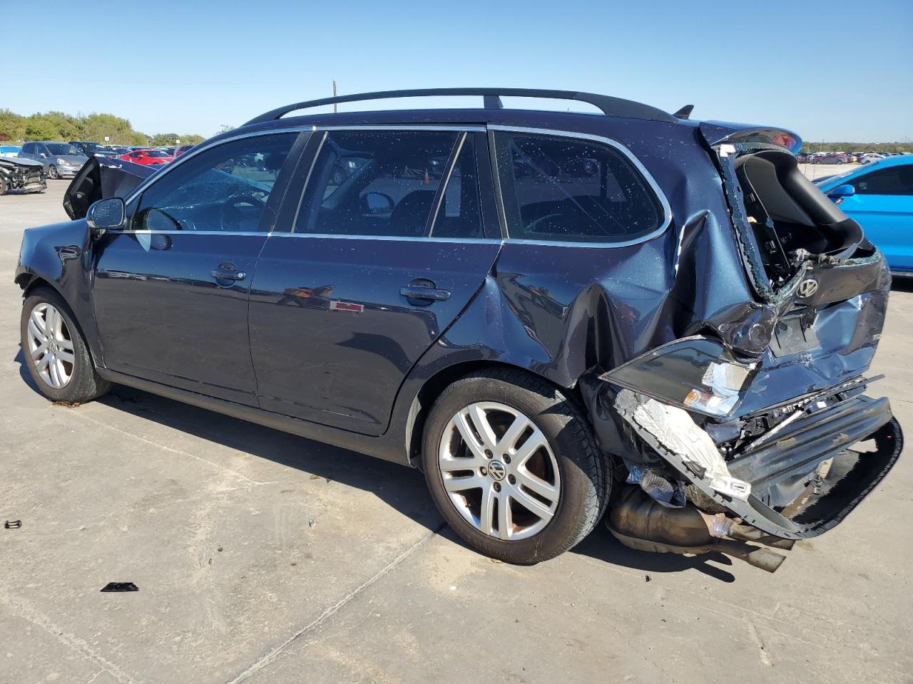 2010 Volkswagen Jetta - Image 2