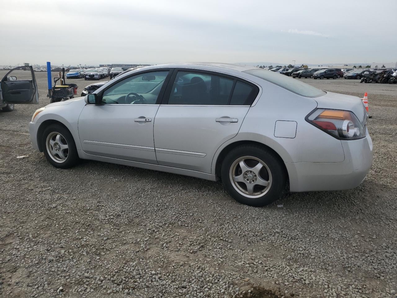 2011 Nissan Altima - Image 2