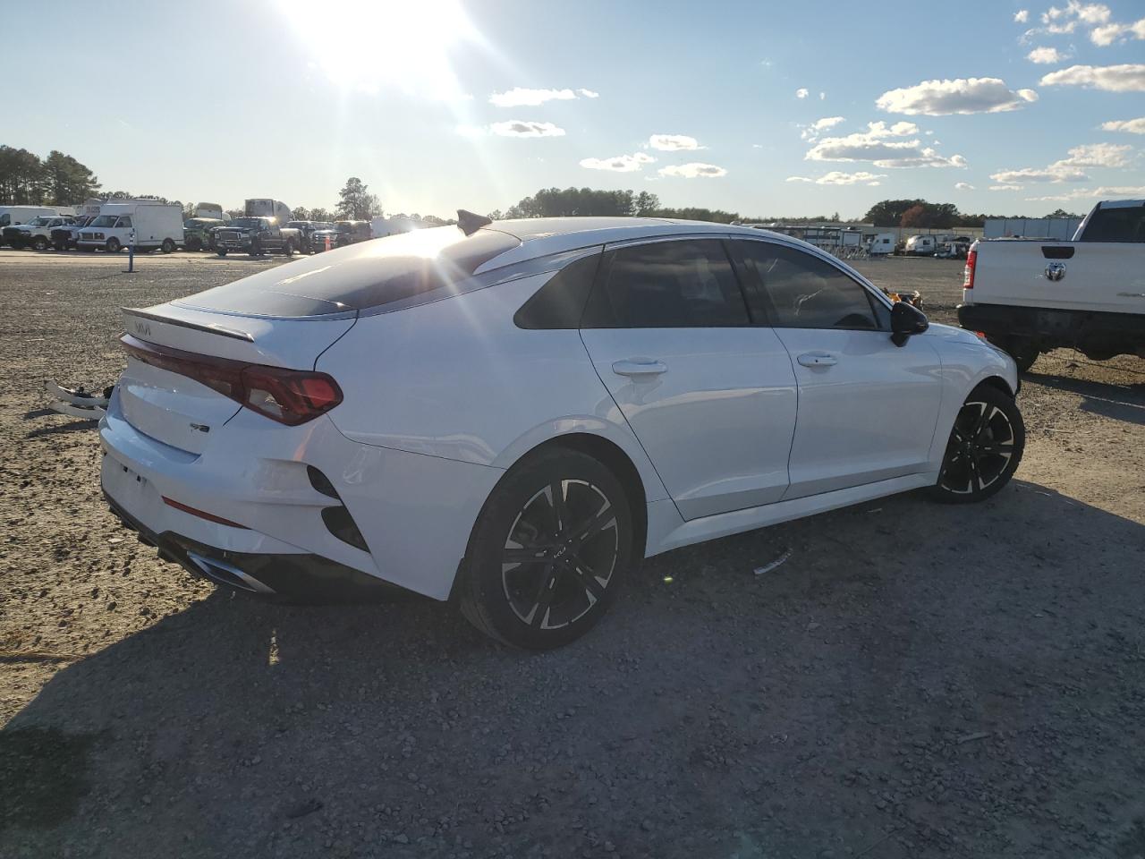 2022 Kia K5 - Image 3
