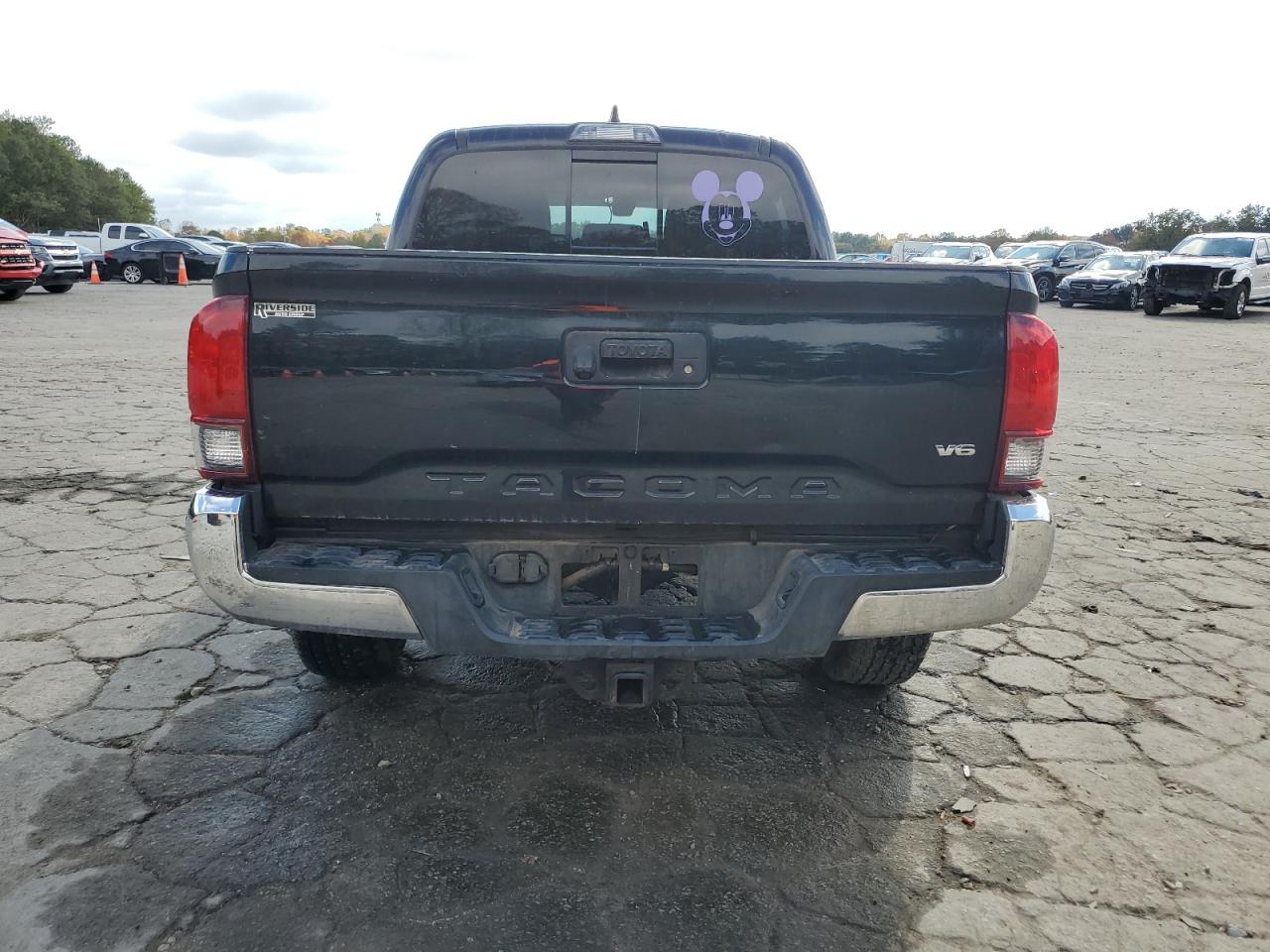2018 Toyota Tacoma - Image 6