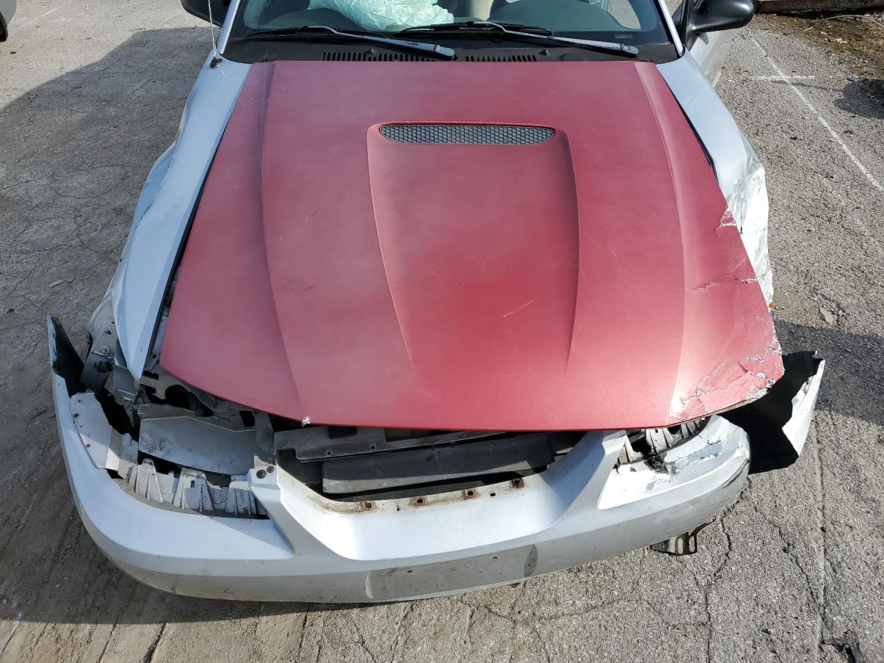 2004 Ford Mustang - Image 12