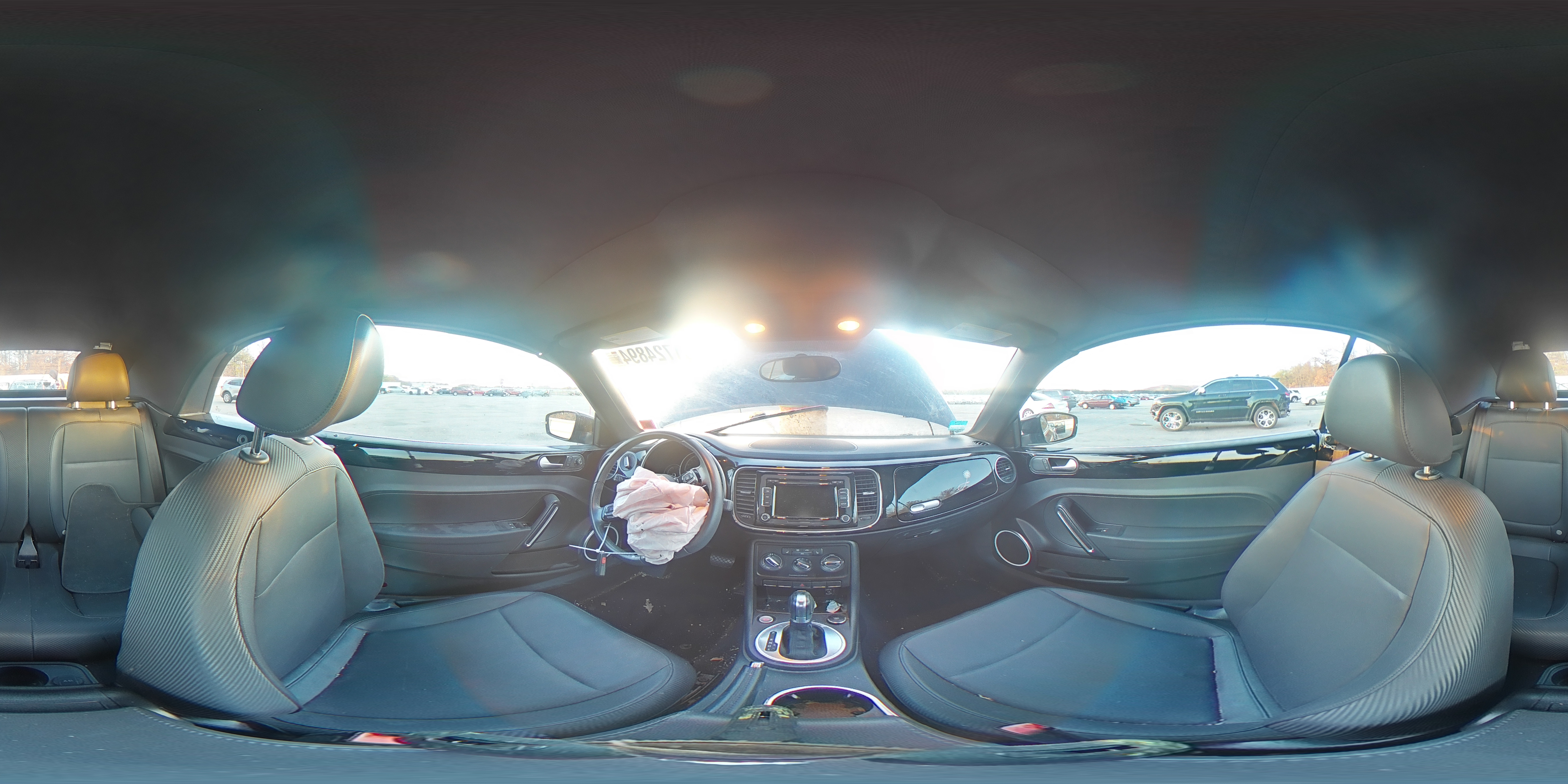 2015 Volkswagen Beetle - Image 13