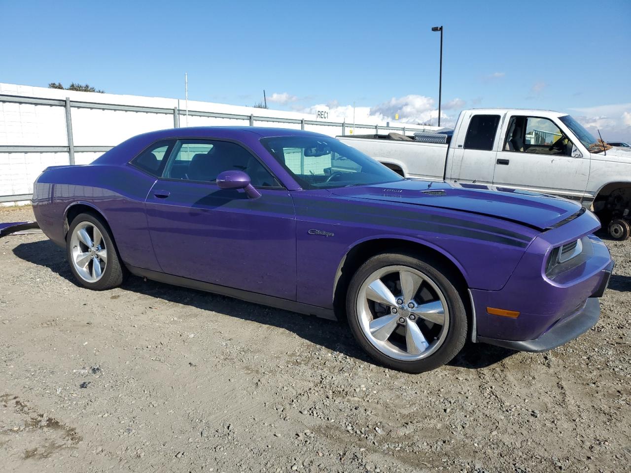 VIN 2C3CDYBT1EH140024 2014 DODGE CHALLENGER no.4