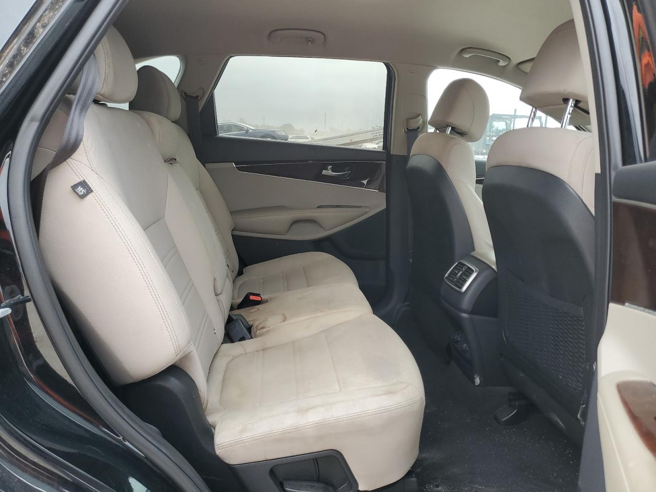 2017 Kia Sorento - Image 12