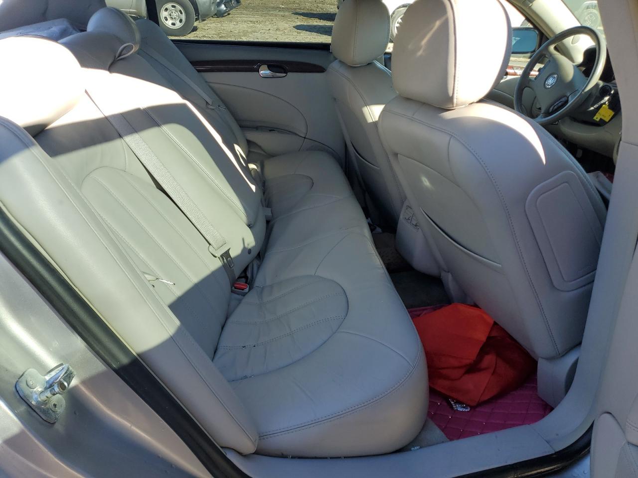 2006 Buick Lucerne - Image 10