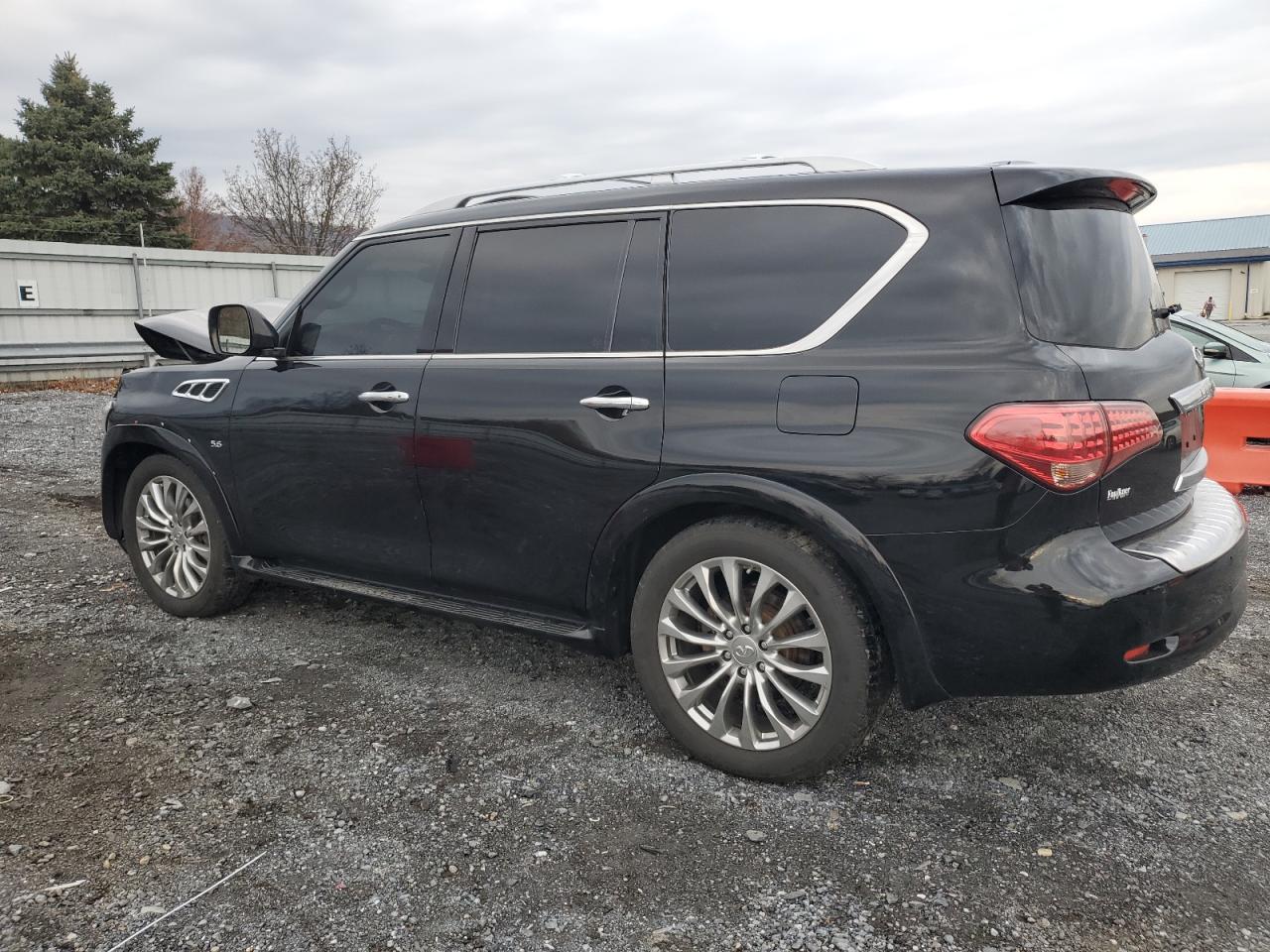 2017 Infiniti QX80 - Image 2