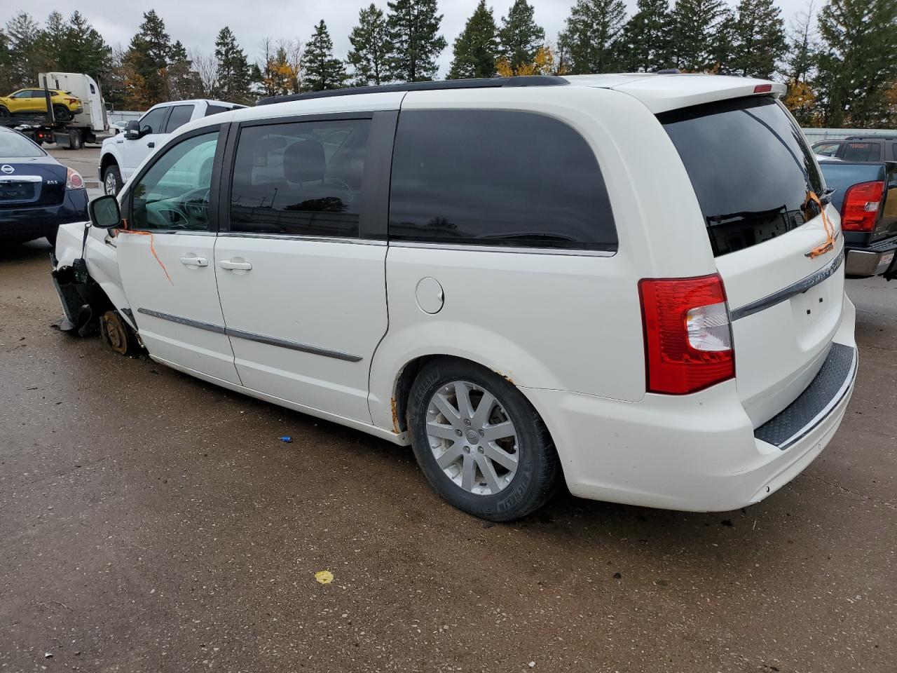 2011 Chrysler Town & Country - Image 2