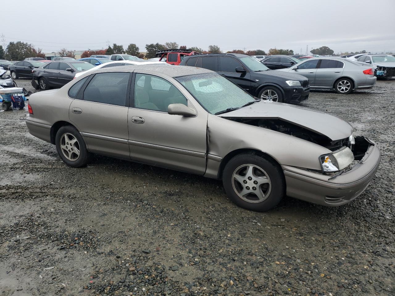 1999 Toyota Avalon - Image 4