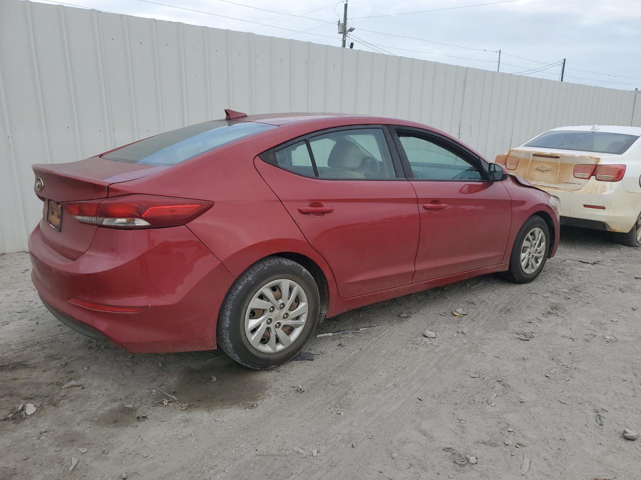 2017 Hyundai Elantra - Image 3